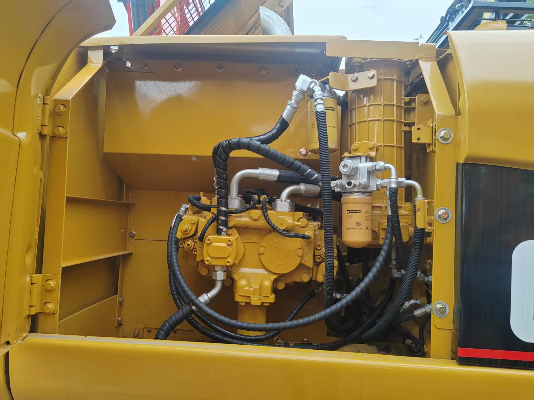 Caterpillar 320C image 7