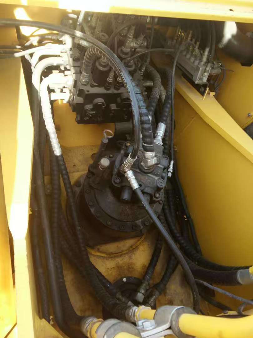 Kobelco SK200 Yellow Tail image 7
