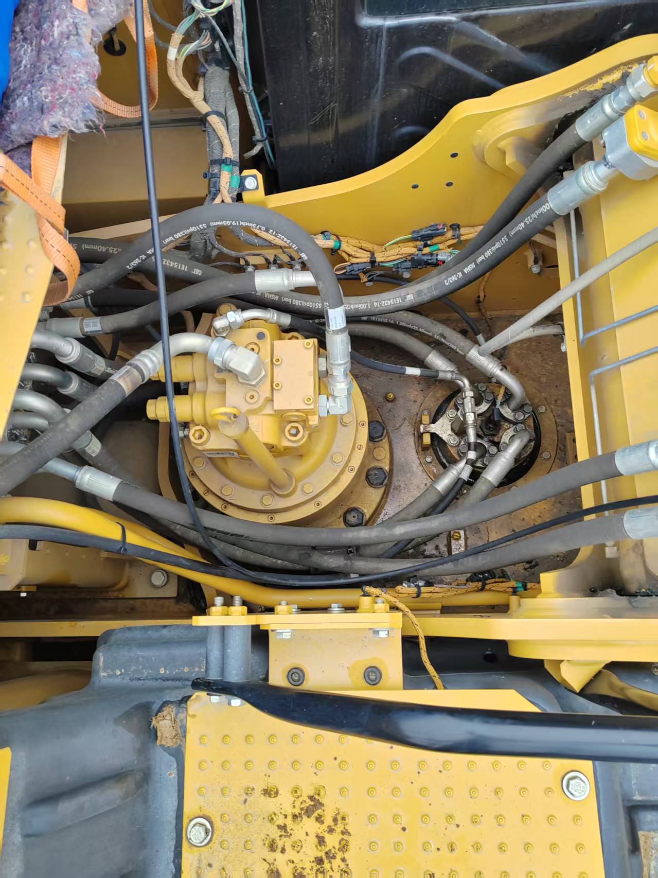 Caterpillar 320GC image 8