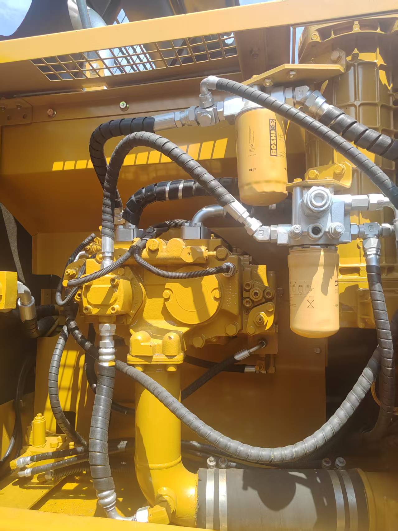 Caterpillar 325D2L image 8