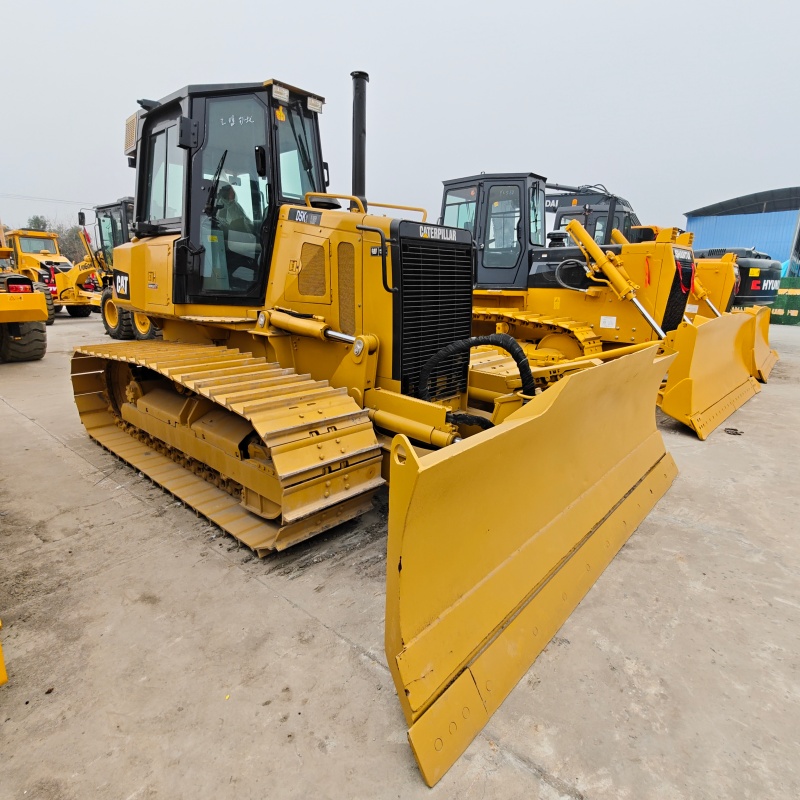 Caterpillar D5K image 8