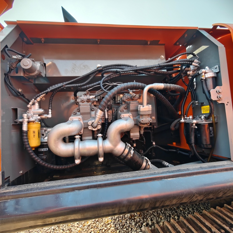 Hitachi 360 image 8