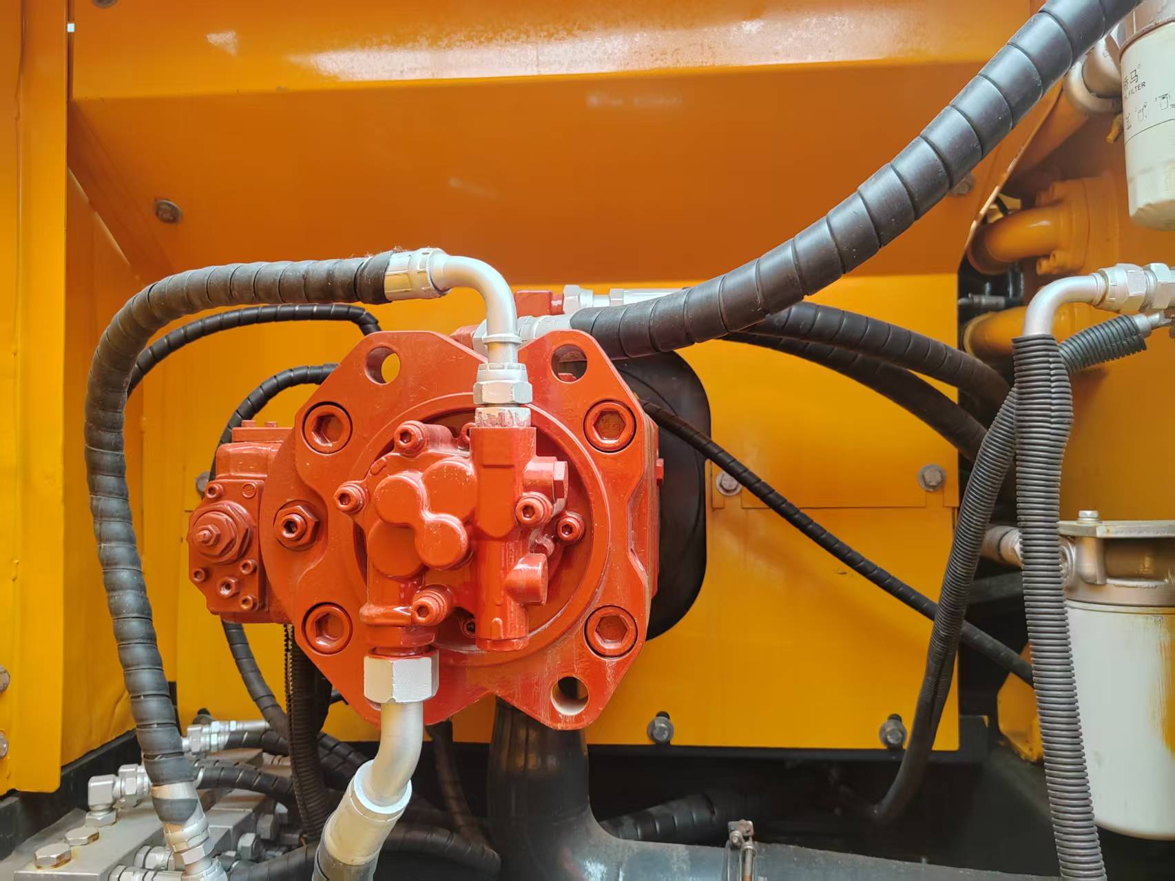 Hyundai 220 image 8