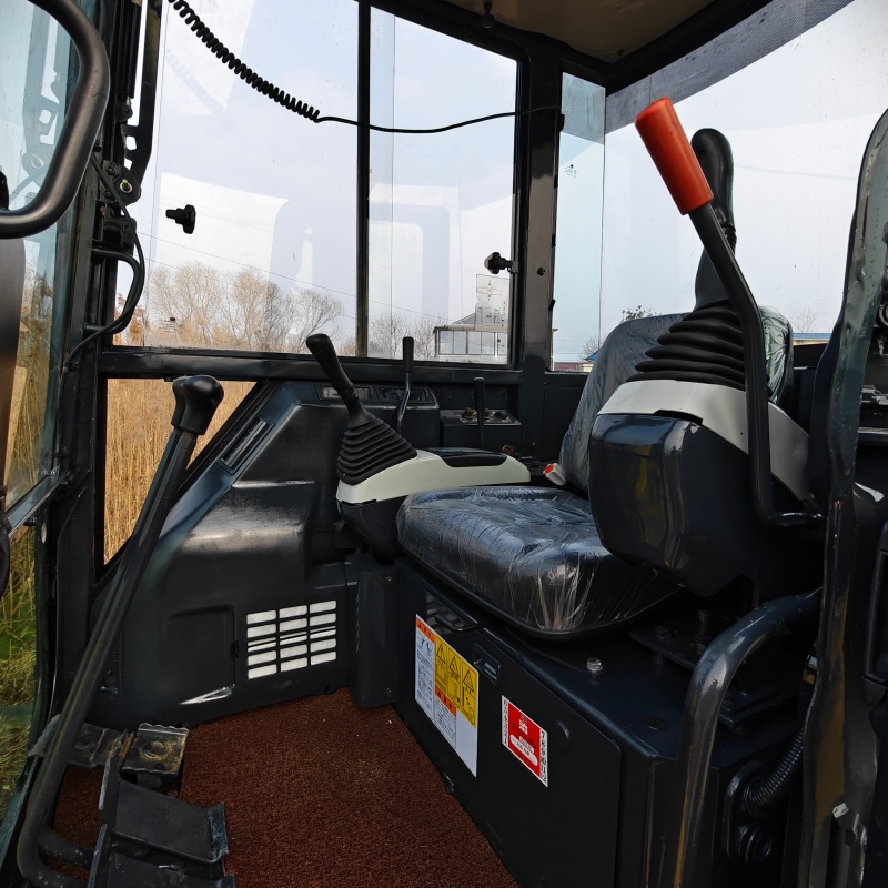 Komatsu 35 image 8