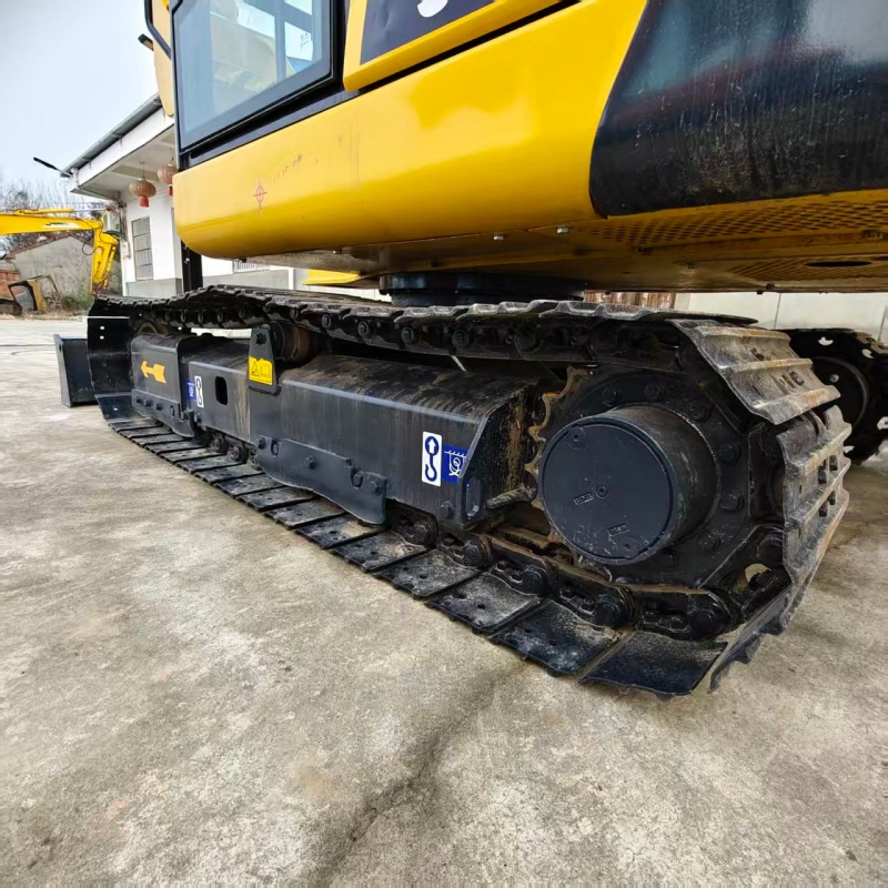 Komatsu 56 image 8