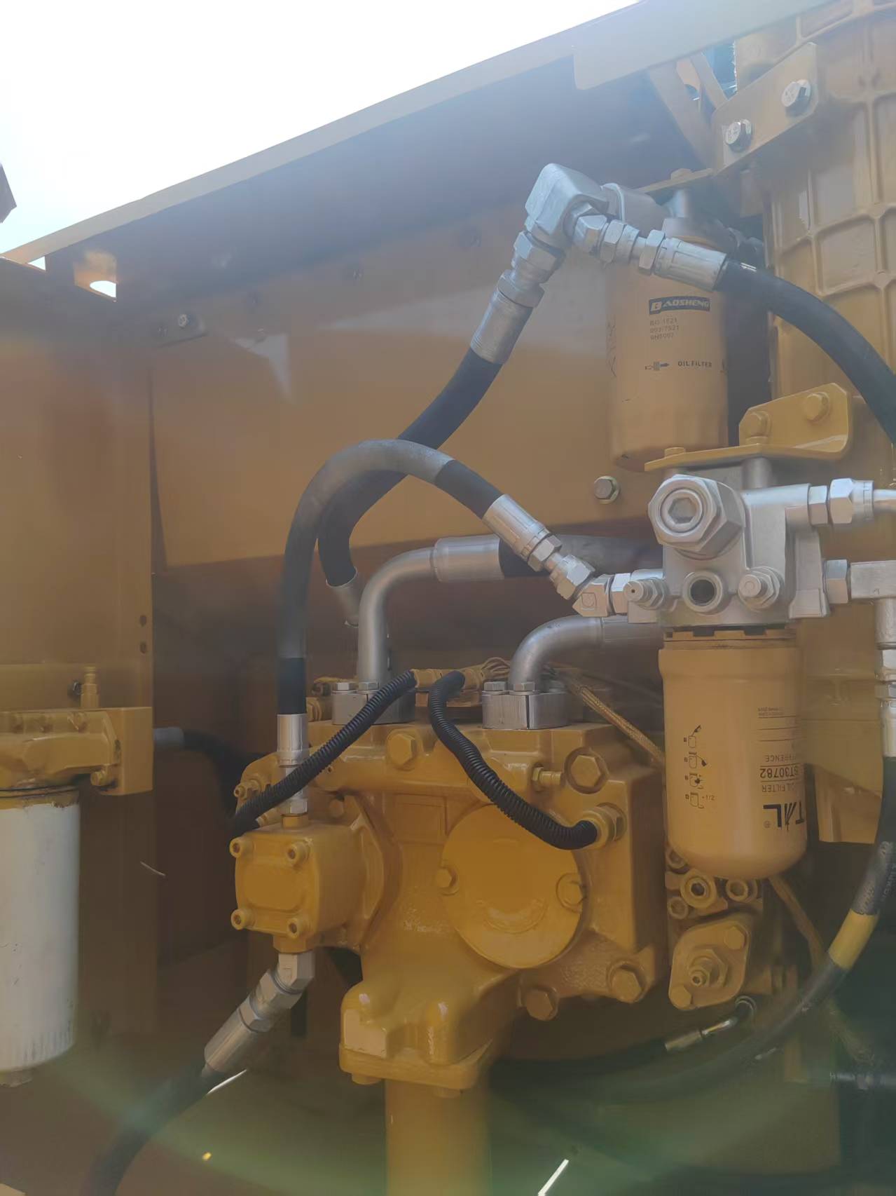 Caterpillar 320D2L image 8