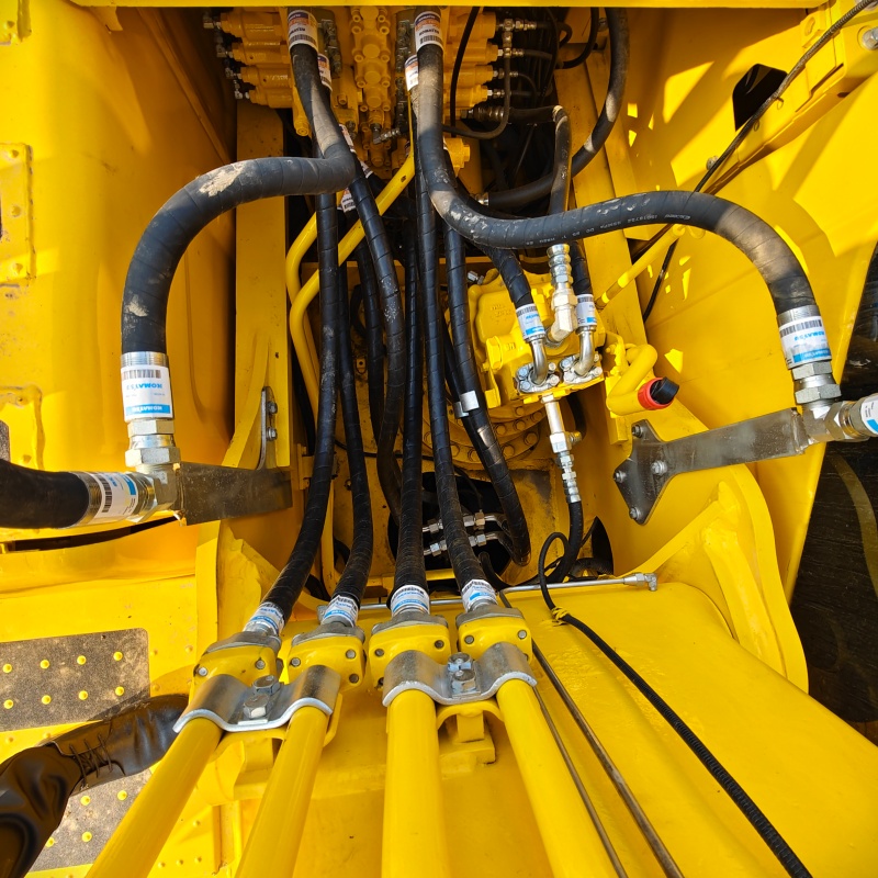 Komatsu 240 image 8