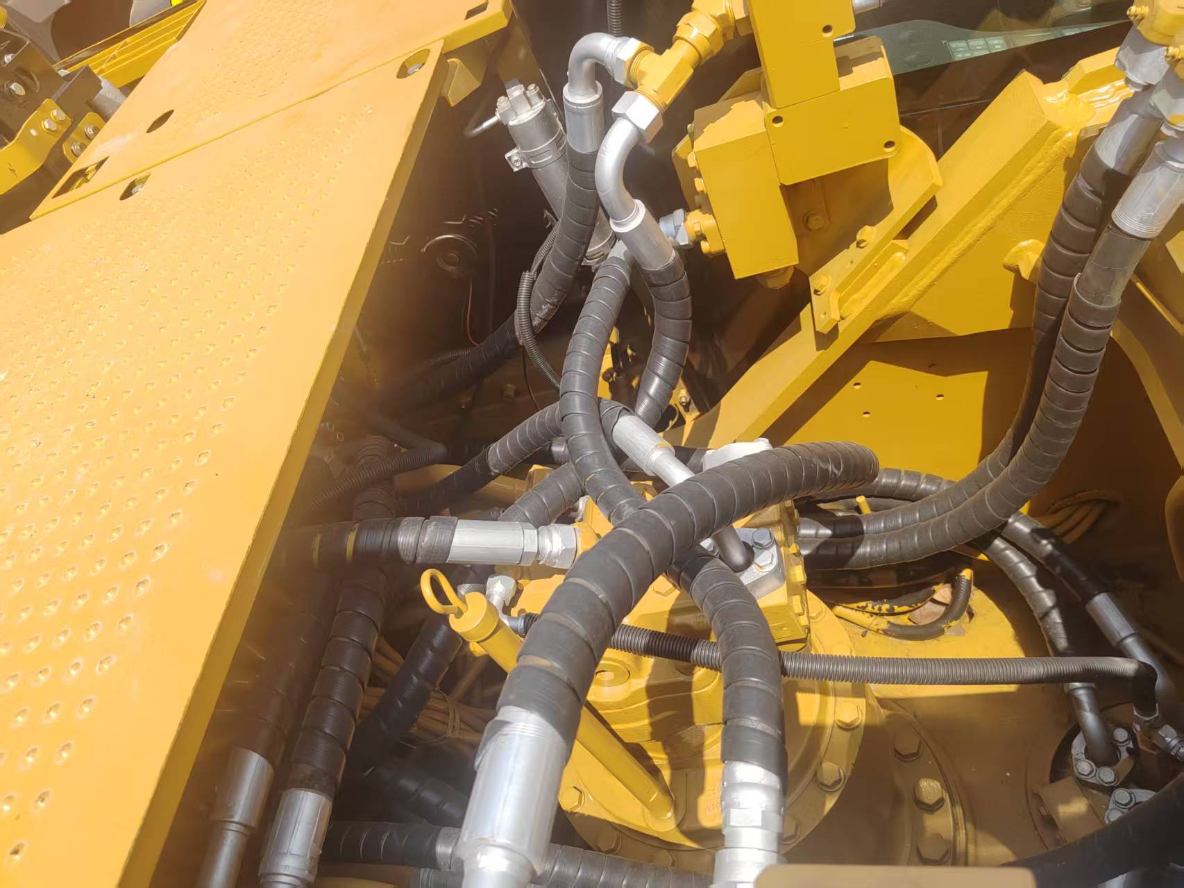 Caterpillar 325D2L image 9