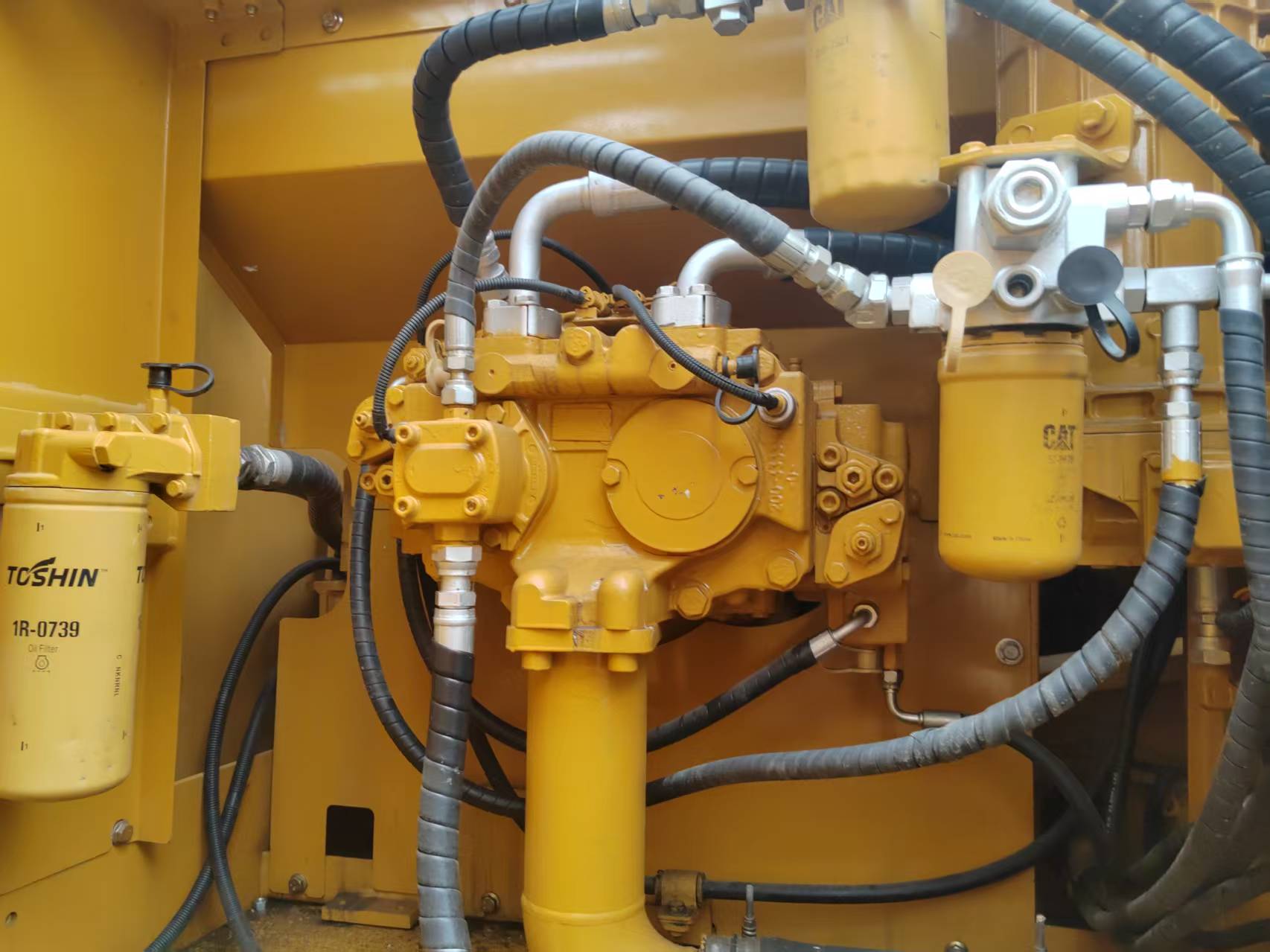 Caterpillar 329D 2 image 9