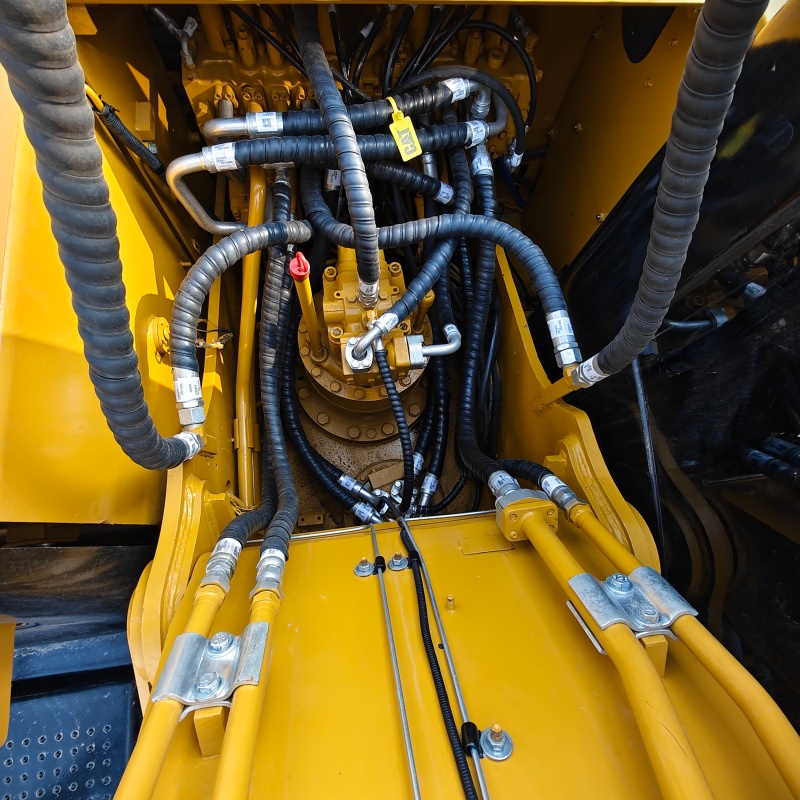 Caterpillar 320D image 8