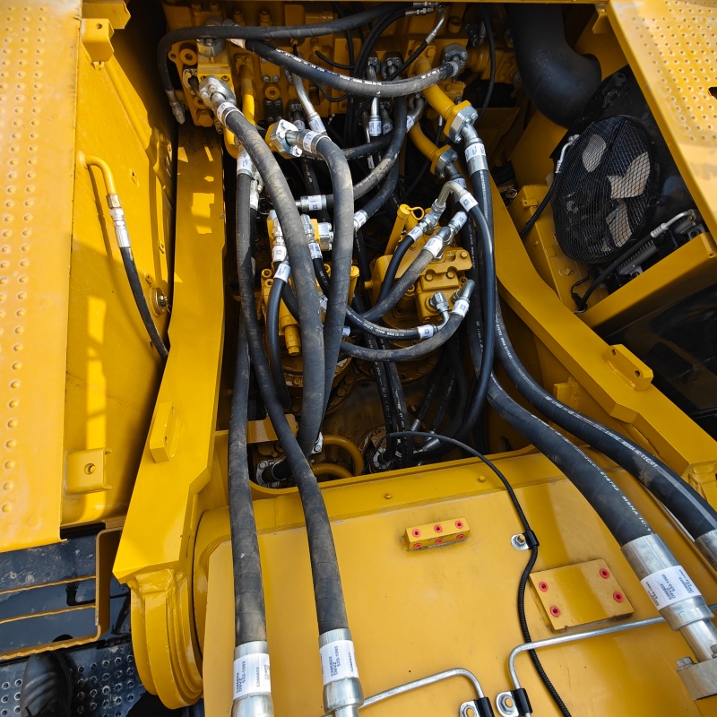 Caterpillar 349D image 9