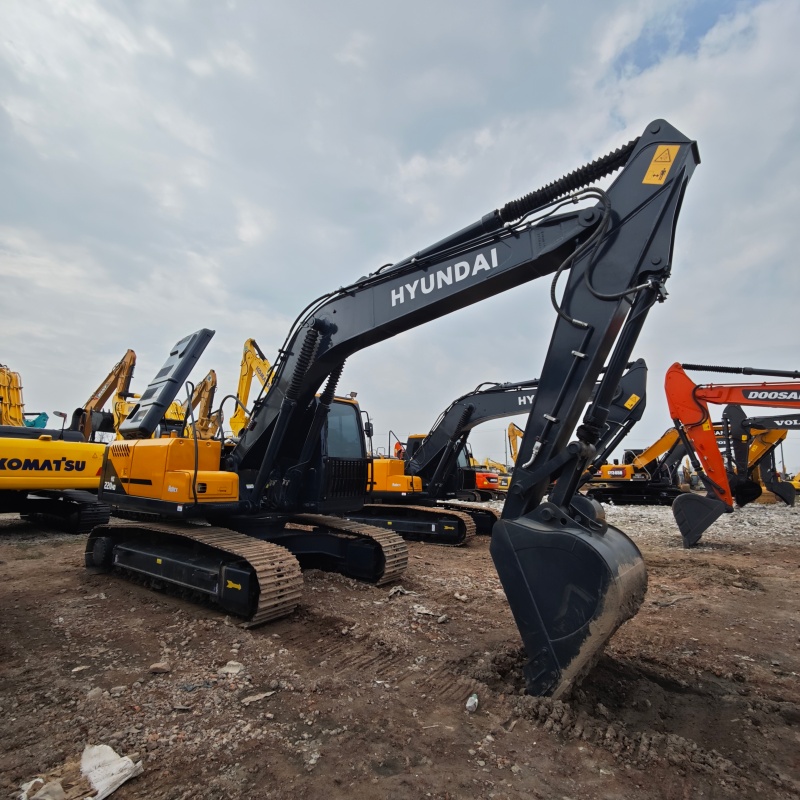 Hyundai 220HD image 9