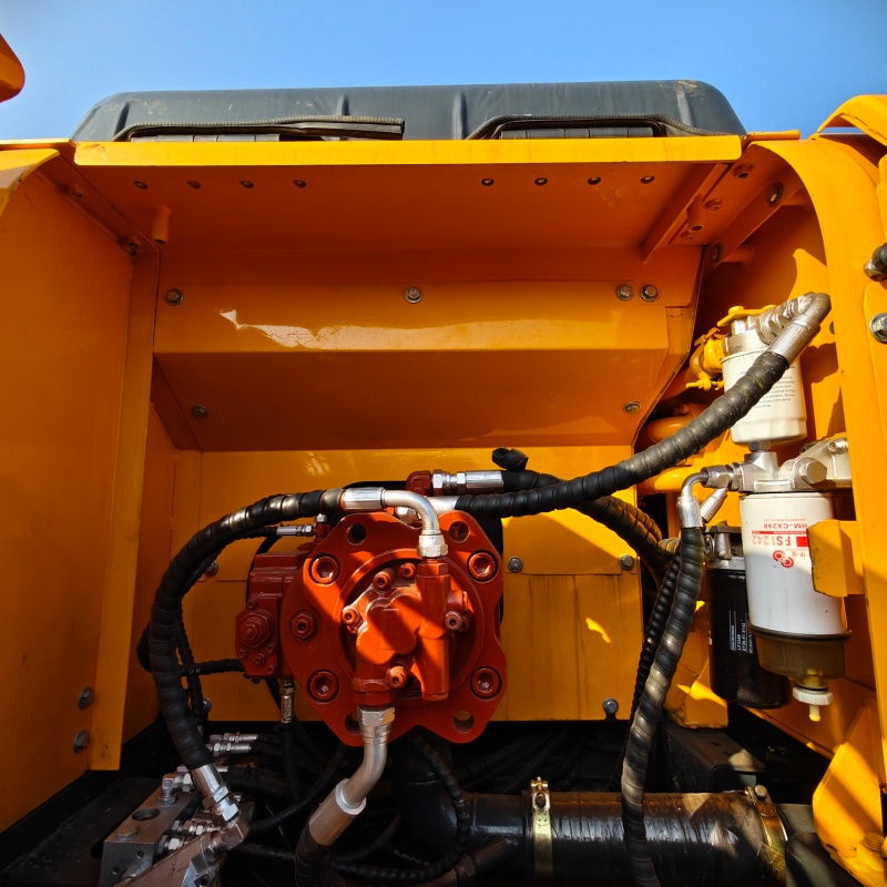 Hyundai 220HS image 9