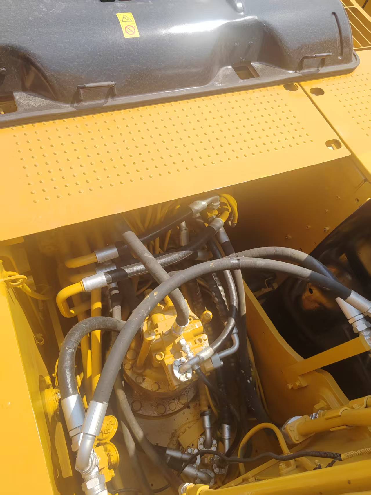 Caterpillar 320D2L image 9