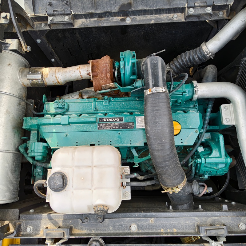 Volvo 300 image 9