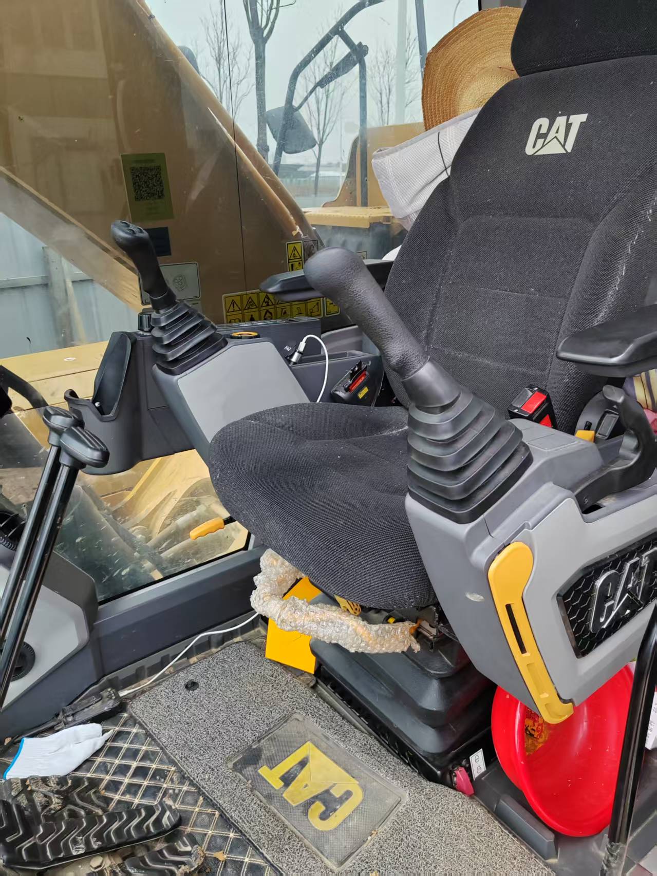 Caterpillar 320GC image 9