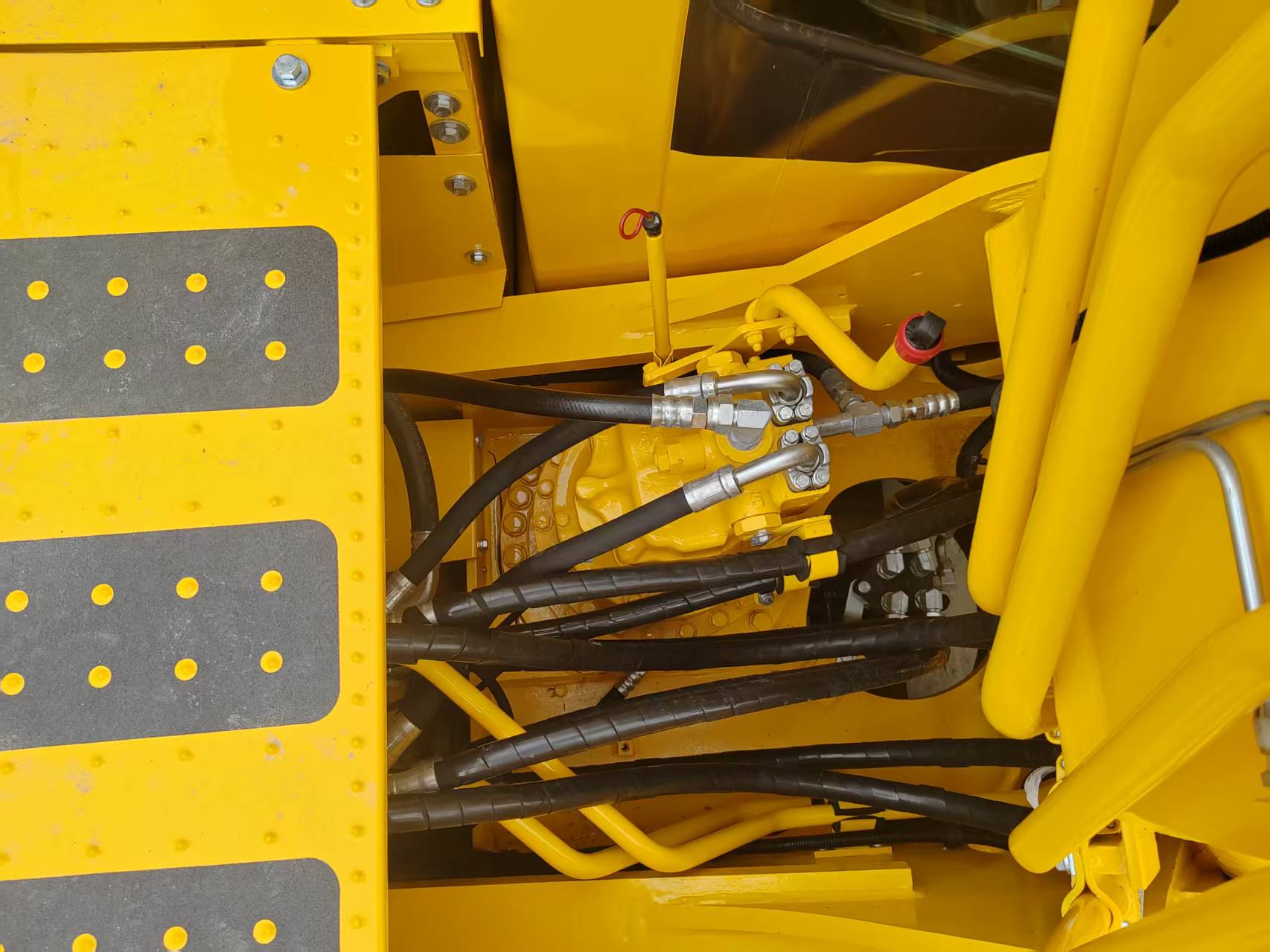 Komatsu 200-8 2 image 9