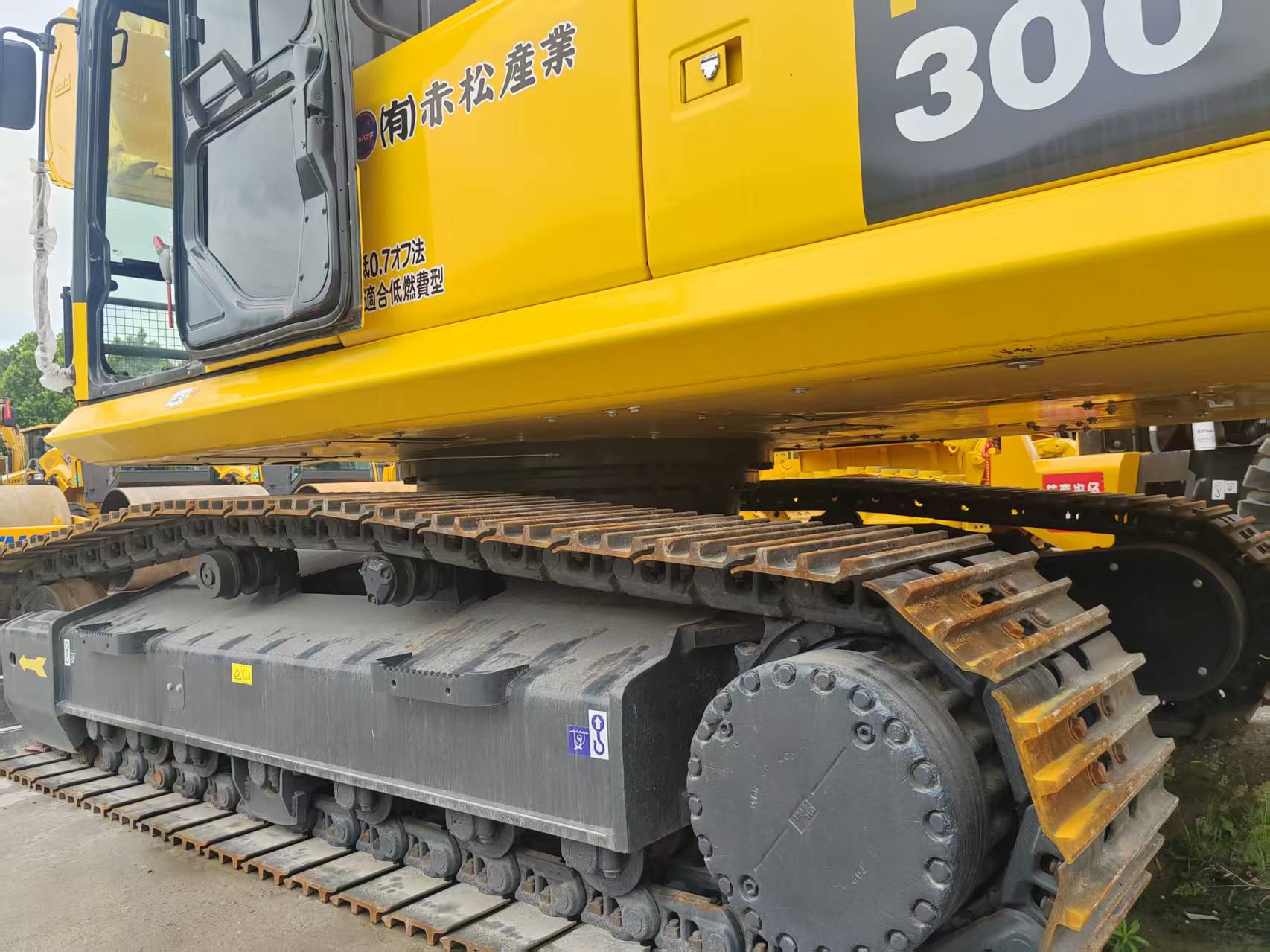 Komatsu 300-8 image 7