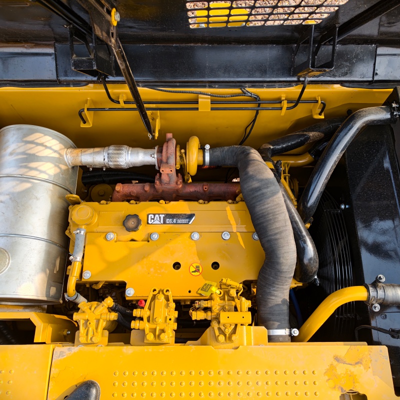 Caterpillar 320D image 9