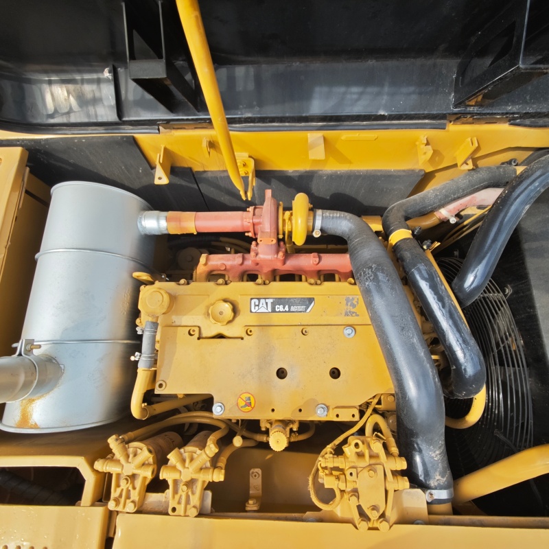 Caterpillar 324D image 10