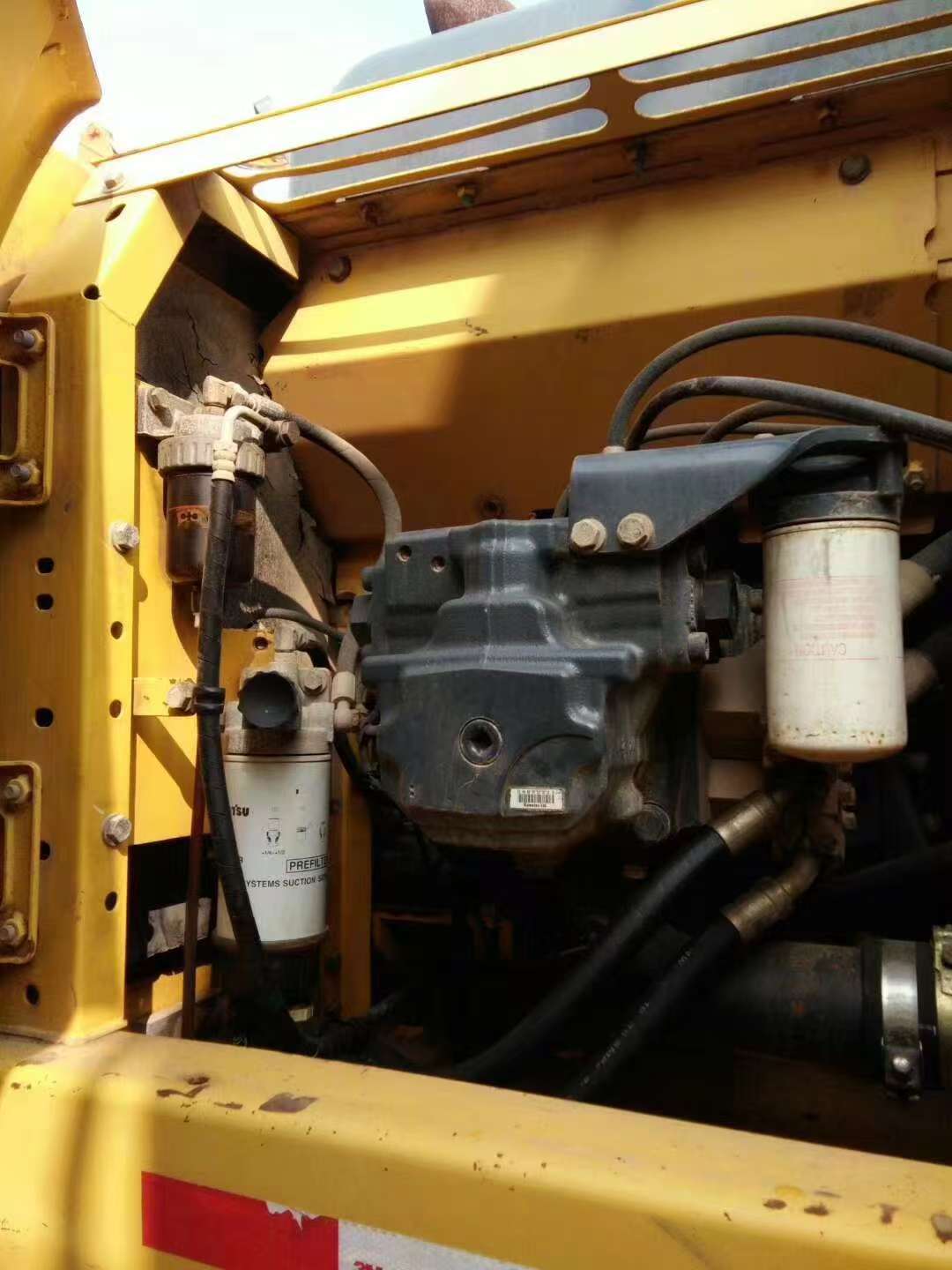 Komatsu 200-8 2 image 10