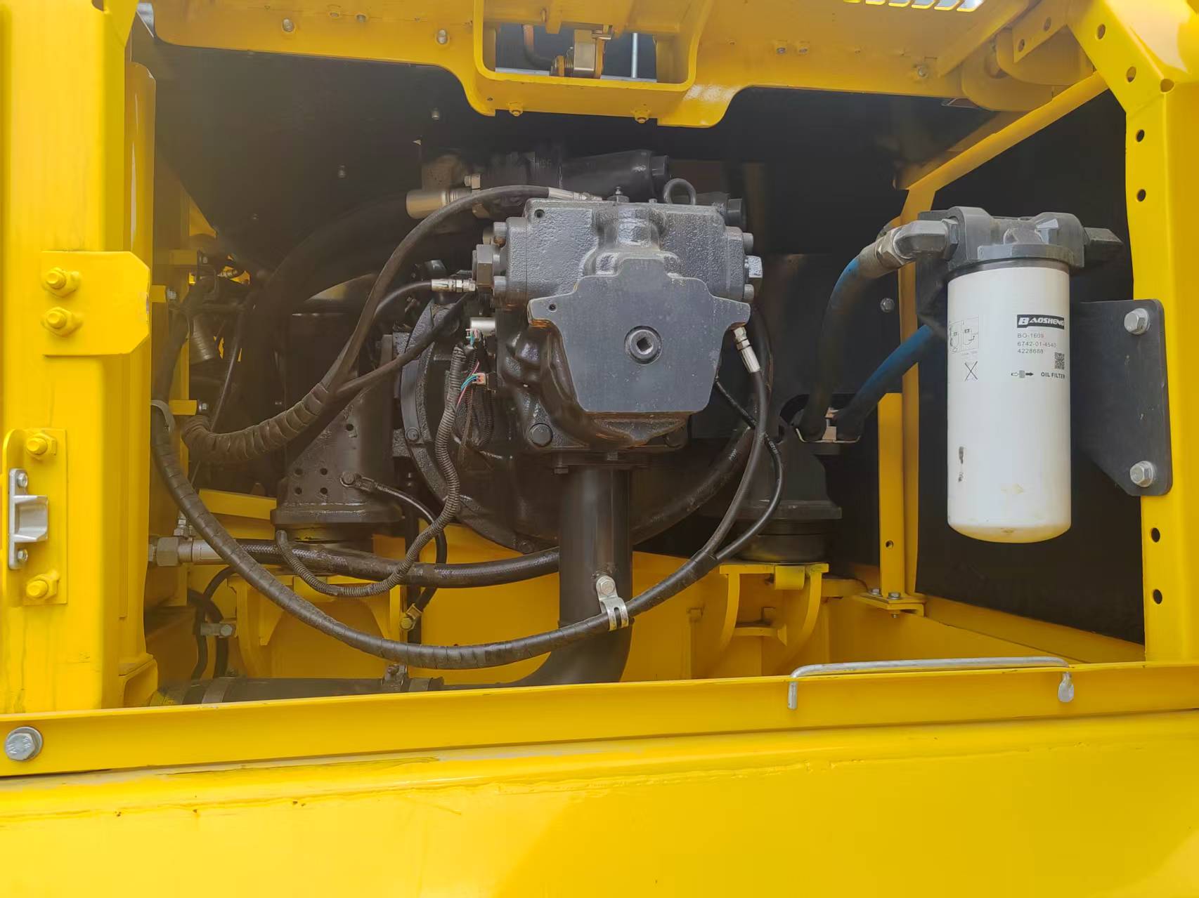 Komatsu 300-8 image 8