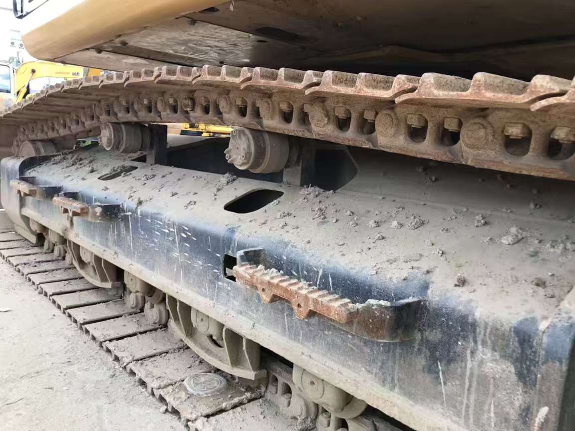 Caterpillar 325D image 9
