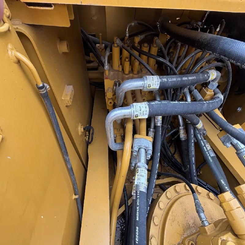 Caterpillar 330D2 image 7