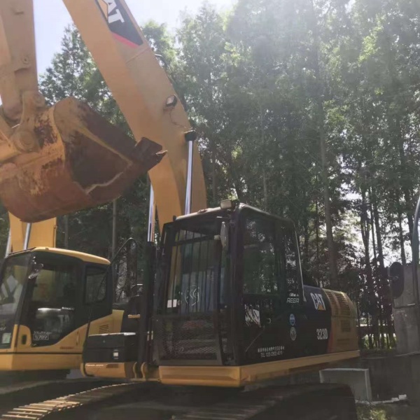 Caterpillar 323D