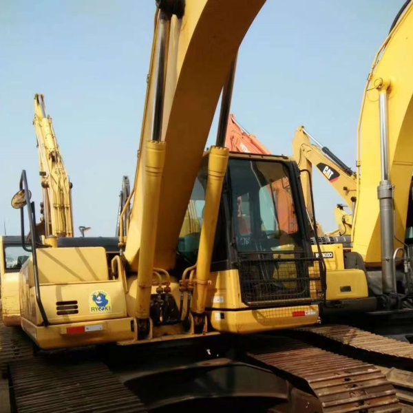 Komatsu 200-8 2