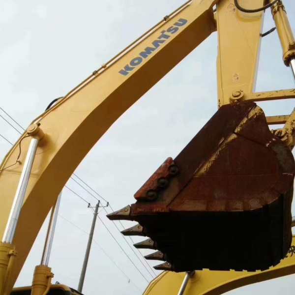 Komatsu 350-8