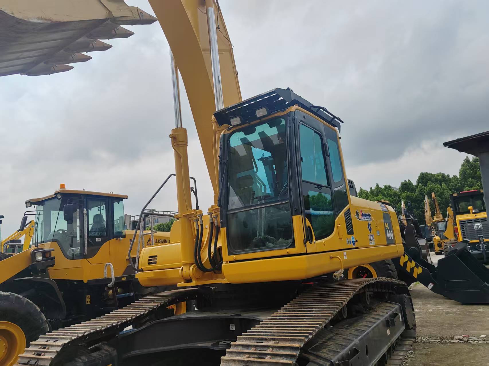 Komatsu 400-8 image 16
