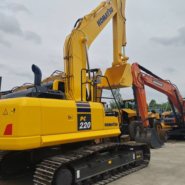 Komatsu 200-8 2