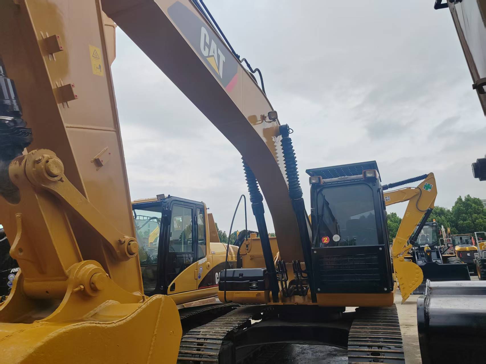 Caterpillar 320D 2 image 3