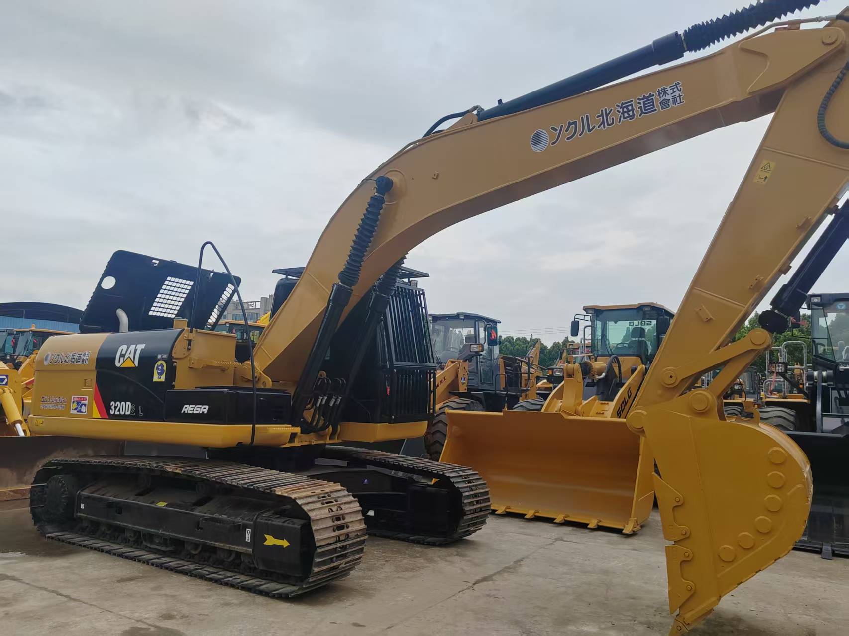 Caterpillar 320D 2 image 4