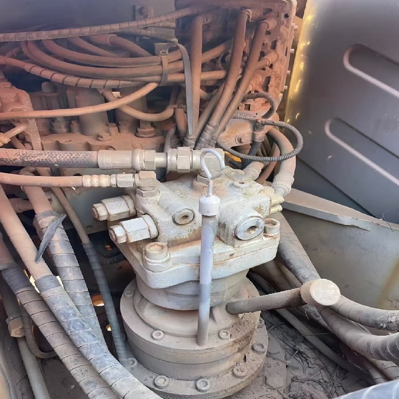 Hitachi 120 image 9