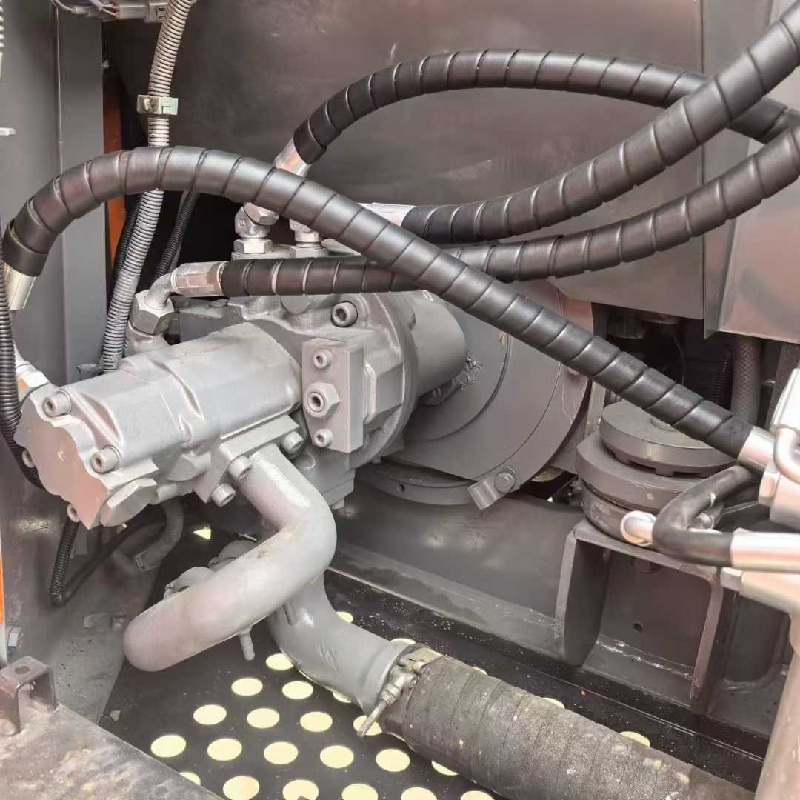 Hitachi 60 image 5