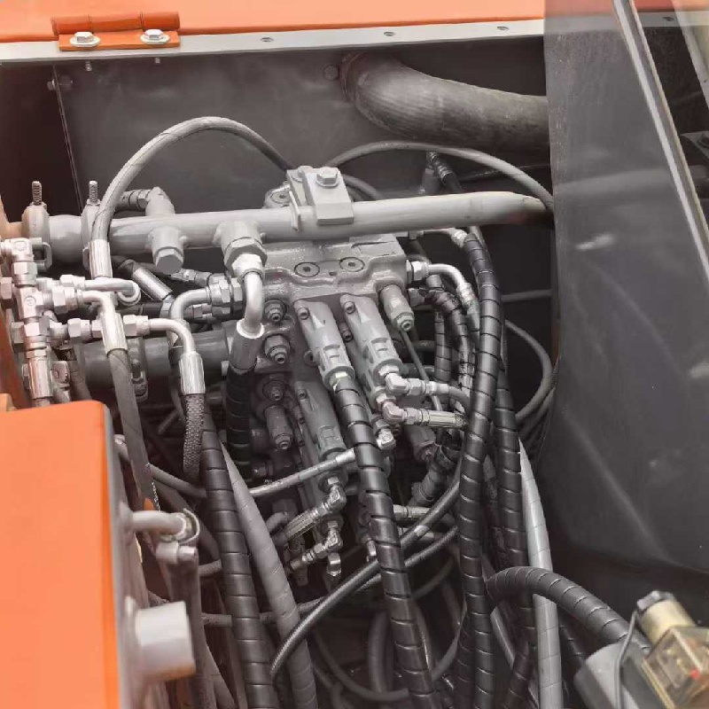 Hitachi 60 image 8