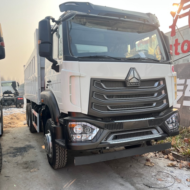 Sinotruk Hohan 6×4 Dump Truck in White image 2