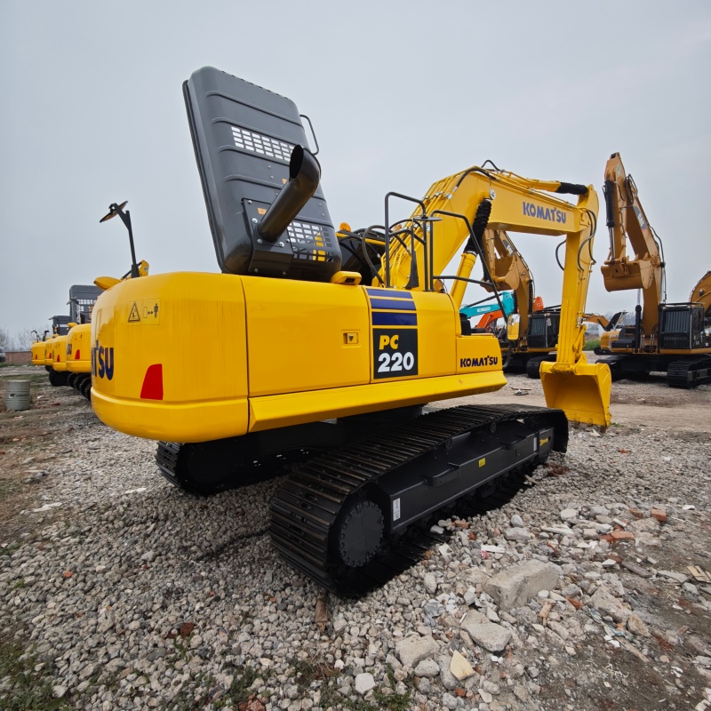 Komatsu  220 image 5