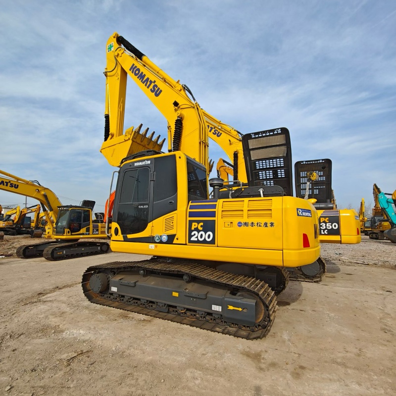 Komatsu 200 image 2