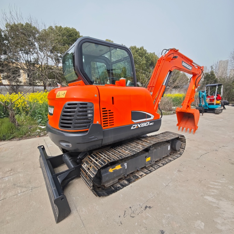 Doosan  DX60 image 2
