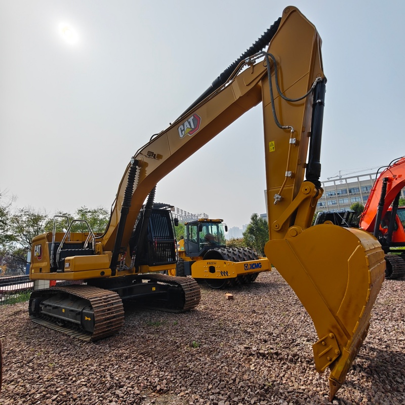 Caterpillar 330GC image 2
