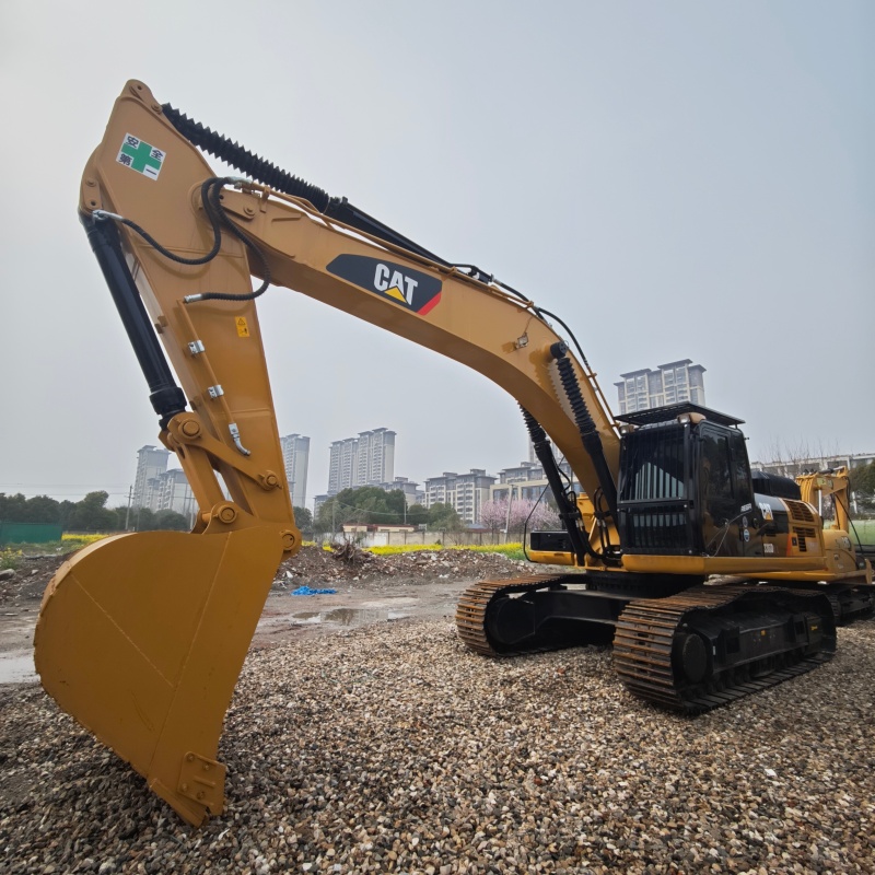 Caterpillar 330D2L image 3