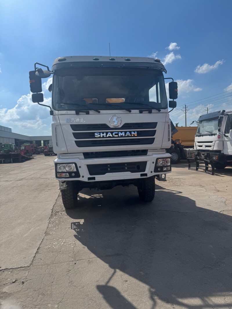 Shacman F3000 6×4 Truck-Mounted Crane image 2