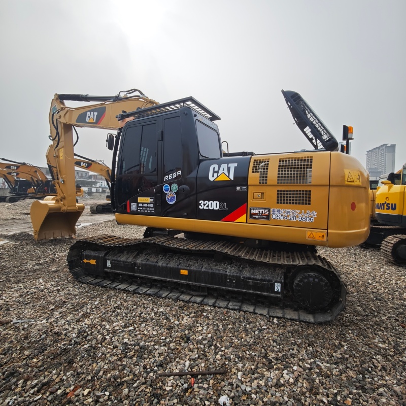 Caterpillar 320D2L image 2