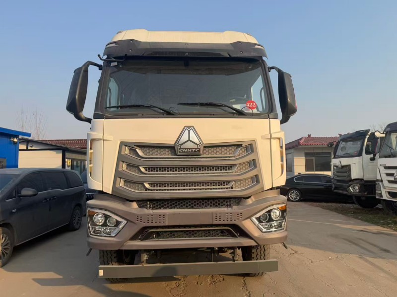 HOHAN 6×4 Van Truck image 2