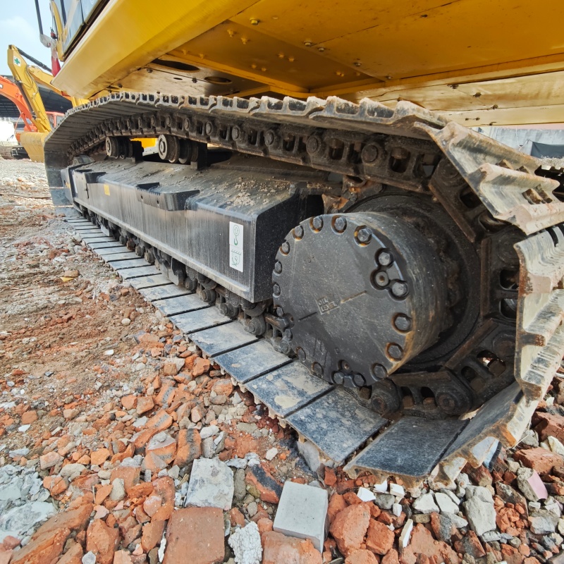 Komatsu 210 image 11