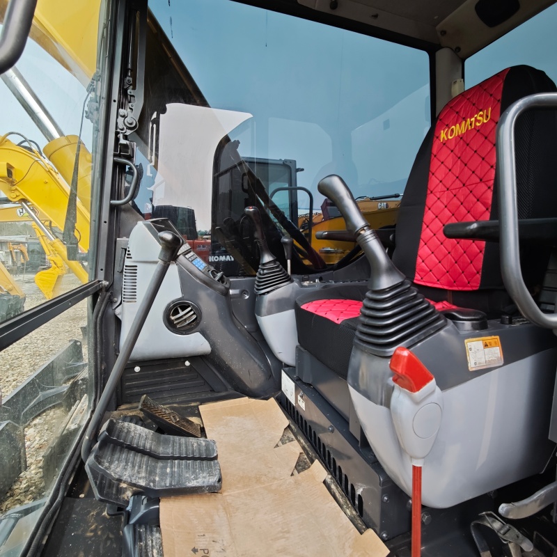 Komatsu 70 image 10