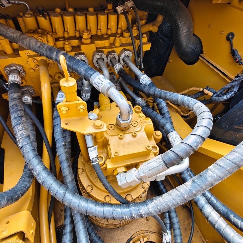 Caterpillar 330GC image 10